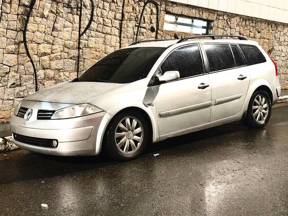 RENAULT MEGANE 1.6 DYNAMIQUE GRAND TOUR 16V FLEX 4P MANUAL RENAULT MEGANE 1.6 DYNAMIQUE GRAND TOUR 16V FLEX 4P MANUAL